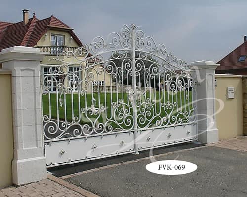 Ворота с художественной ковкой FVK-069 - фото 1