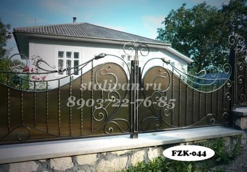 Кованый забор с поликарбонатом FZK-044 - фото 1