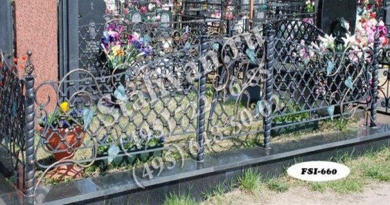 Ритуальная ограда на кладбище